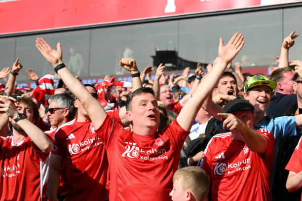 青少年面临 青少年面临